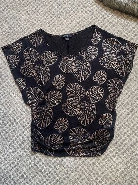 LOVE Black Tee L Rose Gold Monstera Semi Sheer Stretch Top